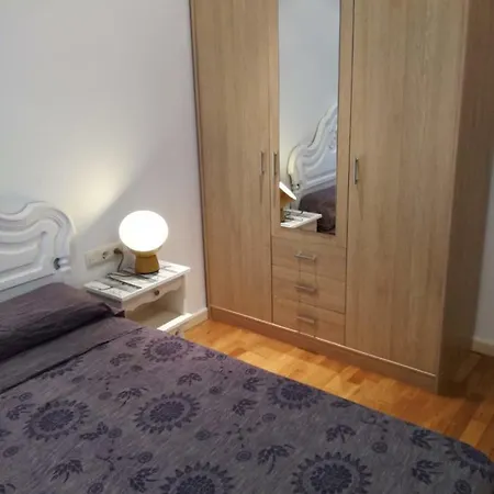 Cozy Double In Old Town Of Privatunterkunft Gerona